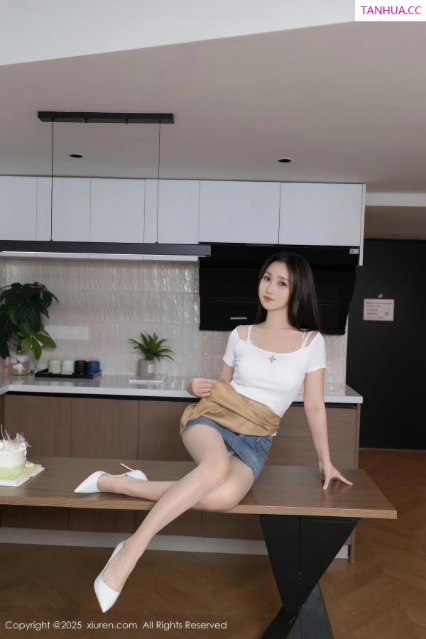   [XiuRen]高清写真图 2025.10.29 No.10925 杏子Yada 蕾丝内衣第14张图片